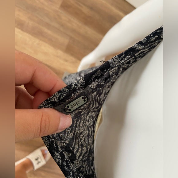 Camisole Guess (translucent fabrics) - Picture 5 of 6